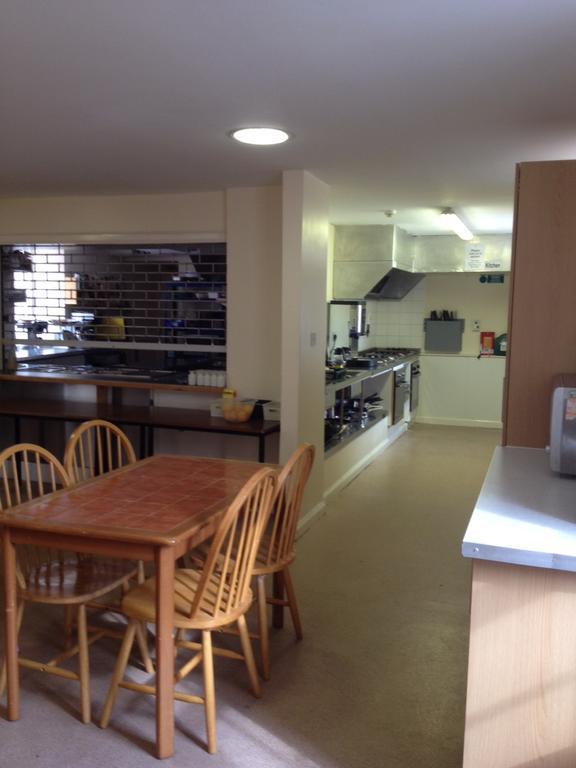 Wee Row Hostel Ланарк Екстериор снимка