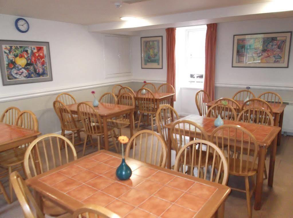 Wee Row Hostel Ланарк Екстериор снимка